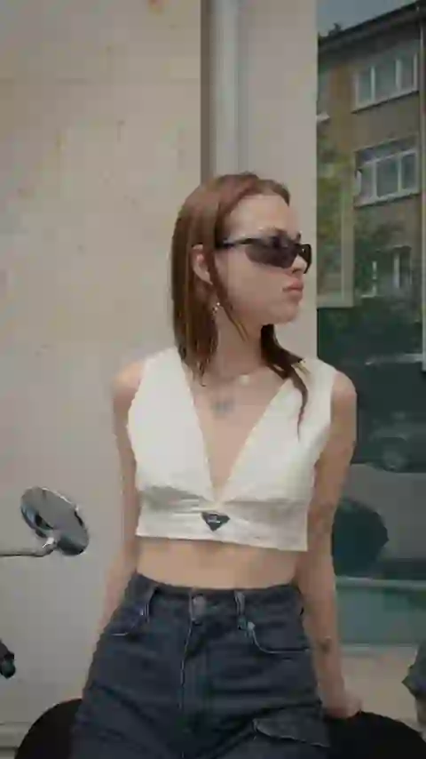 Gelbes Kleid • Galata