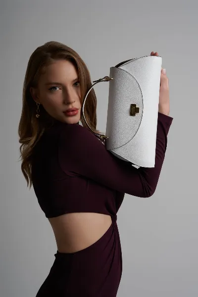 Editorial Studio Fashion Model Portrait & Designer Bag Collection (#10772)